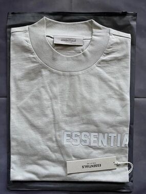 Fear of God Essentials Tee Seal Size Large